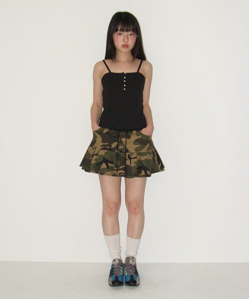 RONRON（ロンロン）の「HEART BUTTON GOLGI SLEEVELESS EYELET BLACK（Tシャツ/カットソー・レディース・その他・FREE）」の2枚目の写真