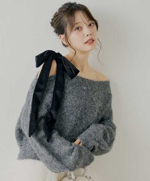 Chico（チコ）の「【REVIVAL/WEB限定】ベロアリボンワンショルルーズニット（ニット/セーター・レディース・ブラウン/レッド/ホワイト系その他3/ブラウン系その他3/グレー系その他3/アイボリー・FREE）」の19枚目の写真