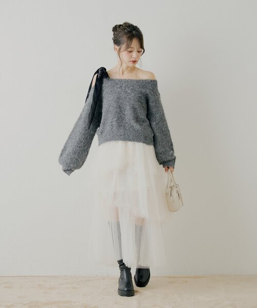 Chico（チコ）の「【REVIVAL/WEB限定】ベロアリボンワンショルルーズニット（ニット/セーター・レディース・ブラウン/レッド/ホワイト系その他3/ブラウン系その他3/グレー系その他3/アイボリー・FREE）」の20枚目の写真