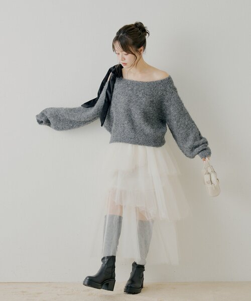 Chico（チコ）の「【REVIVAL/WEB限定】ベロアリボンワンショルルーズニット（ニット/セーター・レディース・ブラウン/レッド/ホワイト系その他3/ブラウン系その他3/グレー系その他3/アイボリー・FREE）」の21枚目の写真