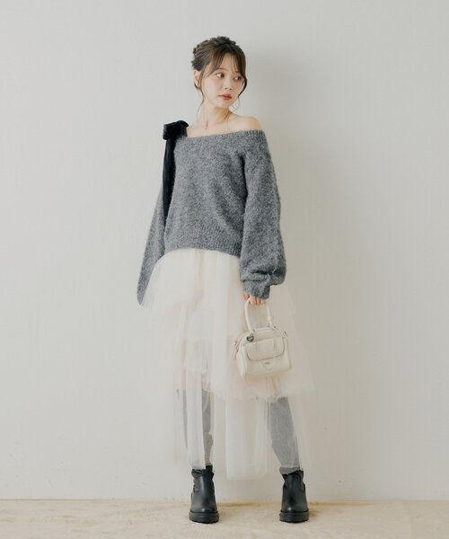 Chico（チコ）の「【REVIVAL/WEB限定】ベロアリボンワンショルルーズニット（ニット/セーター・レディース・ブラウン/レッド/ホワイト系その他3/ブラウン系その他3/グレー系その他3/アイボリー・FREE）」の22枚目の写真