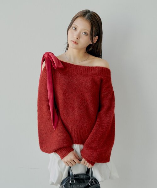 Chico（チコ）の「【REVIVAL/WEB限定】ベロアリボンワンショルルーズニット（ニット/セーター・レディース・ブラウン/レッド/ホワイト系その他3/ブラウン系その他3/グレー系その他3/アイボリー・FREE）」の7枚目の写真