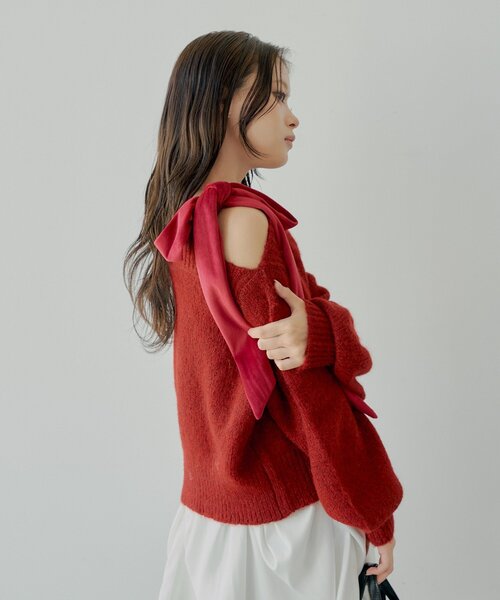 Chico（チコ）の「【REVIVAL/WEB限定】ベロアリボンワンショルルーズニット（ニット/セーター・レディース・ブラウン/レッド/ホワイト系その他3/ブラウン系その他3/グレー系その他3/アイボリー・FREE）」の8枚目の写真