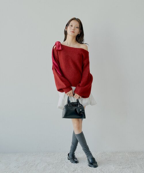 Chico（チコ）の「【REVIVAL/WEB限定】ベロアリボンワンショルルーズニット（ニット/セーター・レディース・ブラウン/レッド/ホワイト系その他3/ブラウン系その他3/グレー系その他3/アイボリー・FREE）」の9枚目の写真