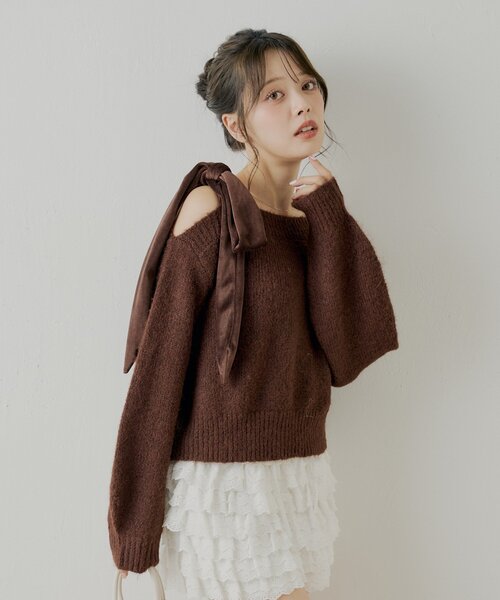 Chico（チコ）の「【REVIVAL/WEB限定】ベロアリボンワンショルルーズニット（ニット/セーター・レディース・ブラウン/レッド/ホワイト系その他3/ブラウン系その他3/グレー系その他3/アイボリー・FREE）」の15枚目の写真