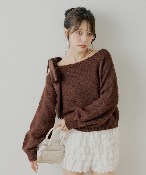 Chico（チコ）の「【REVIVAL/WEB限定】ベロアリボンワンショルルーズニット（ニット/セーター・レディース・ブラウン/レッド/ホワイト系その他3/ブラウン系その他3/グレー系その他3/アイボリー・FREE）」の16枚目の写真