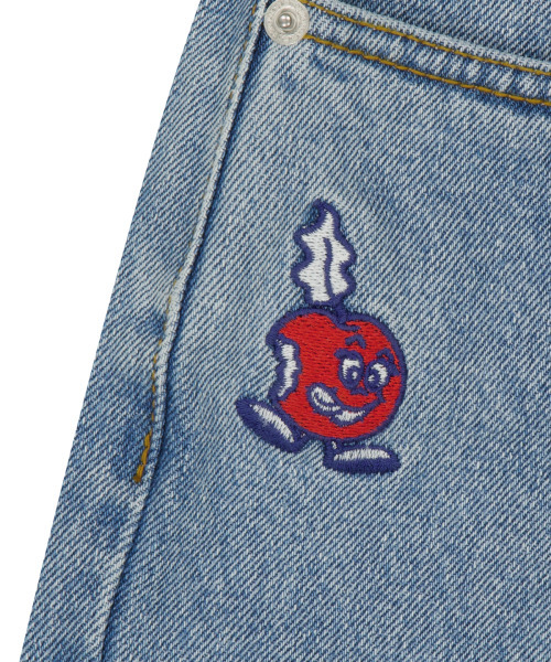 WKNDRS（ウィーキャンドース）の「APPLE DENIM PANTS (BLUE)（デニムパンツ・レディース・その他・LARGE/X-LARGE/SMALL/MEDIUM）」の6枚目の写真