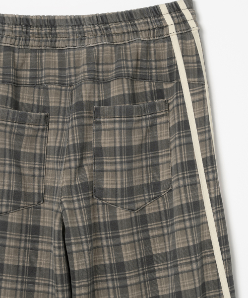 MILLO WOMEN（ミロウーマン）の「カーブドルーズトラックパンツ[ブラウン]（スウェットパンツ・レディース・その他・SMALL/MEDIUM）」の10枚目の写真