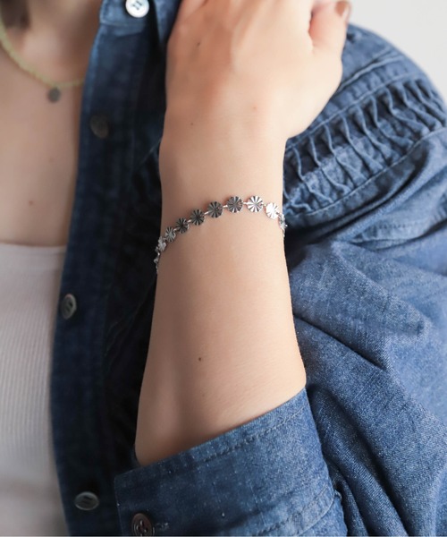 rapiecage（ラピエサージュ）の「ステンレスフラワープレートブレスレット（ブレスレット・レディース・シルバー・FREE）」の15枚目の写真