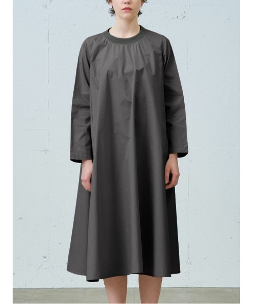 MidiUmi(ミディウミ)の「MidiUmi ロングスリーブプレンティワンピース(ワンピース・レディース・グリーン/ベージュ/ブラック/グレー・FREE)」の3枚目の写真