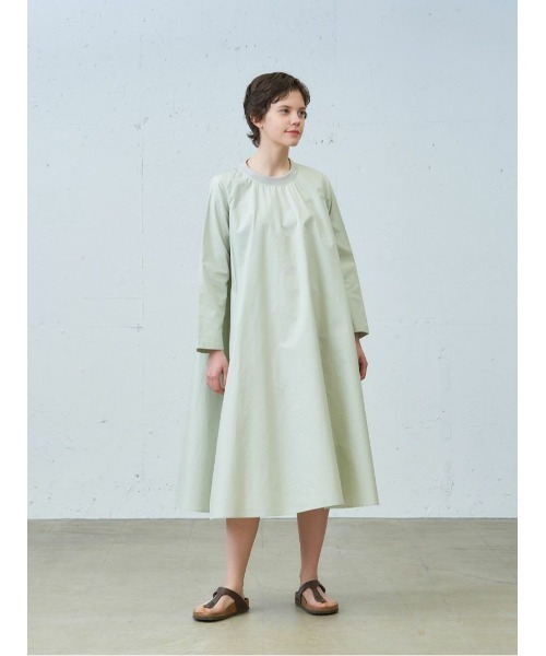 MidiUmi(ミディウミ)の「MidiUmi ロングスリーブプレンティワンピース(ワンピース・レディース・グリーン/ベージュ/ブラック/グレー・FREE)」の5枚目の写真