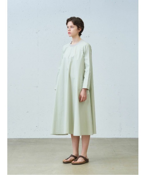 MidiUmi(ミディウミ)の「MidiUmi ロングスリーブプレンティワンピース(ワンピース・レディース・グリーン/ベージュ/ブラック/グレー・FREE)」の6枚目の写真