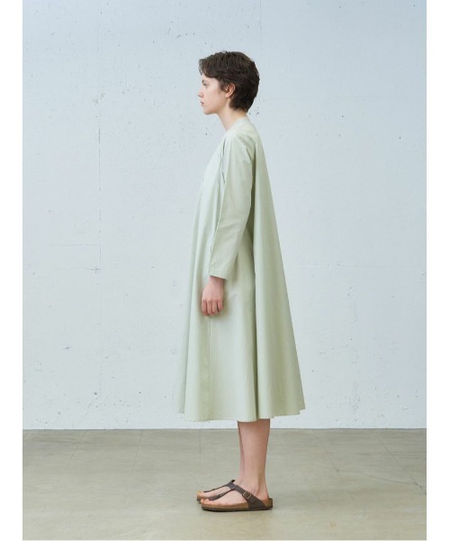 MidiUmi(ミディウミ)の「MidiUmi ロングスリーブプレンティワンピース(ワンピース・レディース・グリーン/ベージュ/ブラック/グレー・FREE)」の7枚目の写真