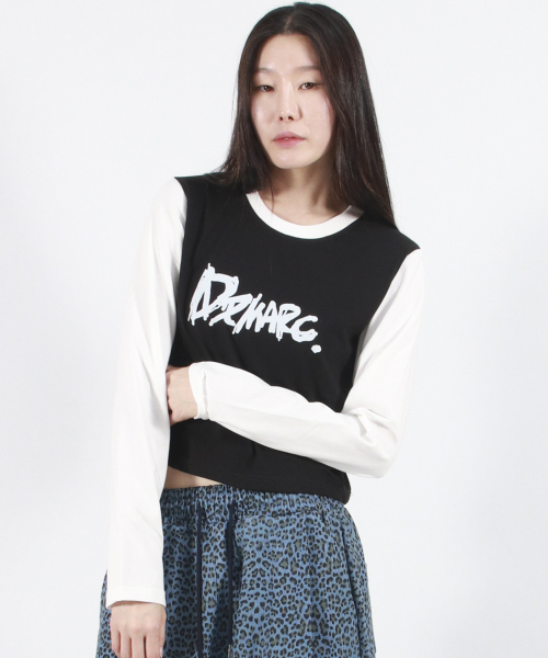 DEMARC(ドゥマーク)の「TOUCH LOGO COLOR-BLOCK SEMI CROP LONG SLEEVE - Black&White(Tシャツ/カットソー・レディース・その他・MEDIUM/LARGE)」の4枚目の写真