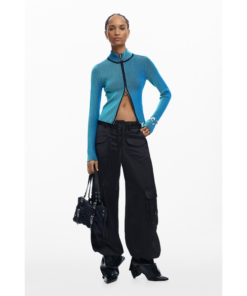 Desigual（デシグアル）の「リブニット フロントジップ クロップド セーター（ニット/セーター・レディース・ブルー・XS/S/M/L）」の3枚目の写真