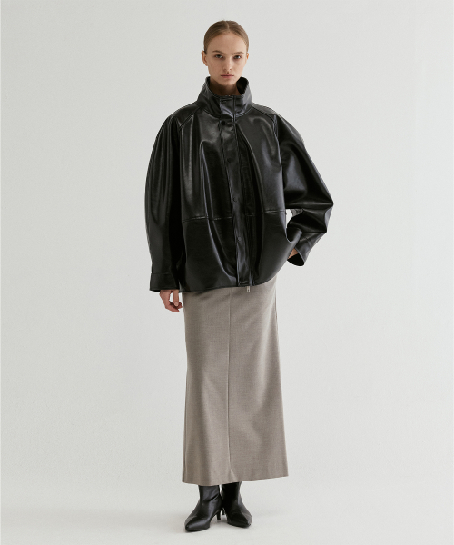 FROMWHERE(フロムウェア)の「Pleated Back Faux Leather Jacket Black(ライダースジャケット・レディース・その他・FREE)」の2枚目の写真