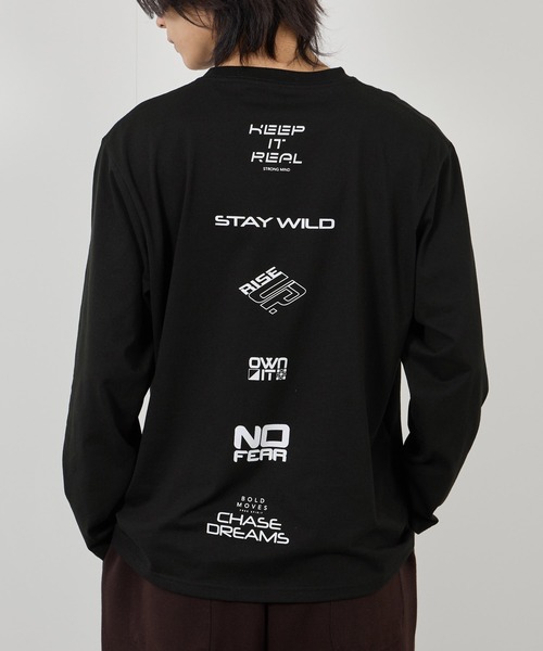 Mac-House(マックハウス)の「【T-GRAPHICS / ティーグラフィックス】ストリートロゴ長袖Tシャツ(Tシャツ/カットソー・メンズ・ブルー/グレー系1/ホワイト/ブラック/グレー系2・S/L/XL/M)」の3枚目の写真