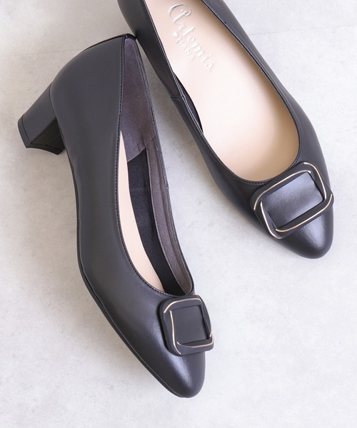 artemis by DIANA(アルテミスバイダイアナ)の「バックル付きソフトラウンドトゥパンプス(パンプス・レディース・アイボリー/ブラック/ベージュ・22.0cm/22.5cm/23.0cm/23.5cm/24.0cm/24.5cm/25.0cm)」の21枚目の写真