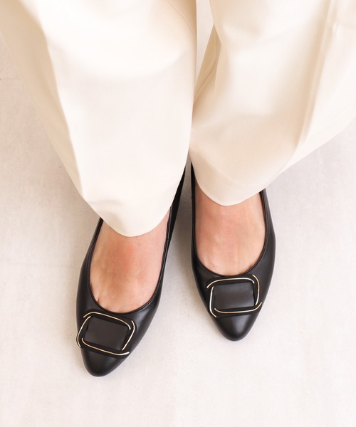 artemis by DIANA(アルテミスバイダイアナ)の「バックル付きソフトラウンドトゥパンプス(パンプス・レディース・アイボリー/ブラック/ベージュ・22.0cm/22.5cm/23.0cm/23.5cm/24.0cm/24.5cm/25.0cm)」の14枚目の写真