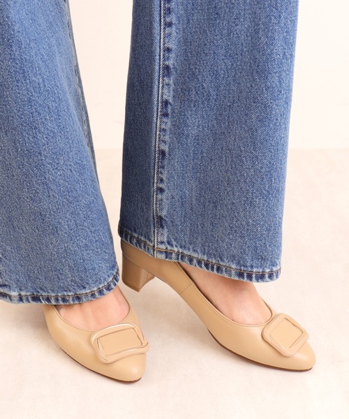 artemis by DIANA(アルテミスバイダイアナ)の「バックル付きソフトラウンドトゥパンプス(パンプス・レディース・アイボリー/ブラック/ベージュ・22.0cm/22.5cm/23.0cm/23.5cm/24.0cm/24.5cm/25.0cm)」の16枚目の写真