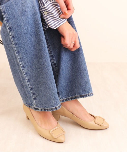 artemis by DIANA(アルテミスバイダイアナ)の「バックル付きソフトラウンドトゥパンプス(パンプス・レディース・アイボリー/ブラック/ベージュ・22.0cm/22.5cm/23.0cm/23.5cm/24.0cm/24.5cm/25.0cm)」の17枚目の写真