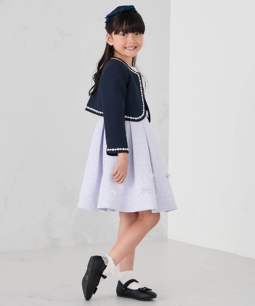 a.v.v（アーヴェヴェ）の「[KIDS][セレモニー]グログランフリルリボンカチューシャ（カチューシャ・キッズ・ネイビー/アイボリー・120）」の8枚目の写真