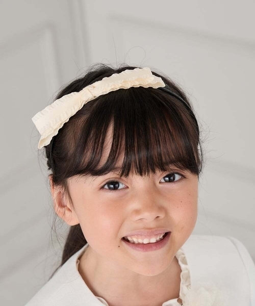 a.v.v（アーヴェヴェ）の「[KIDS][セレモニー]グログランフリルリボンカチューシャ（カチューシャ・キッズ・ネイビー/アイボリー・120）」の17枚目の写真