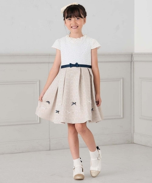 a.v.v（アーヴェヴェ）の「[KIDS][セレモニー]グログランフリルリボンカチューシャ（カチューシャ・キッズ・ネイビー/アイボリー・120）」の15枚目の写真