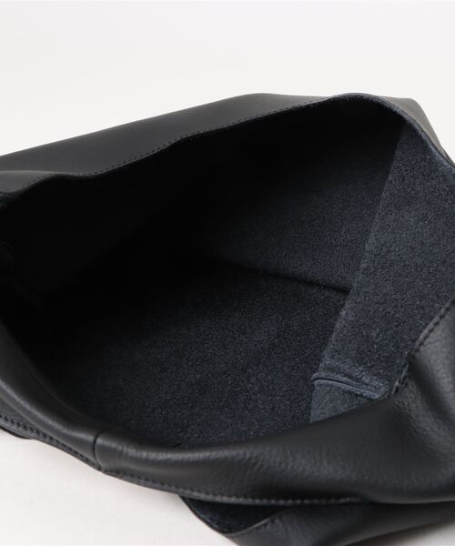 A.P.C.（アーペーセー）の「LE NEIGE（ハンドバッグ・レディース・ブラック・ONESIZE）」の3枚目の写真