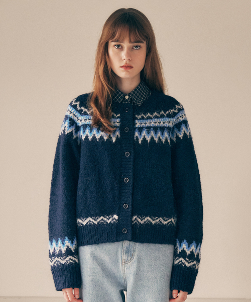 ROLAROLA(ロラロラ)の「ROUND COWICHAN CARDIGAN NAVY(カーディガン/ボレロ・レディース・ネイビー・FREE)」の2枚目の写真