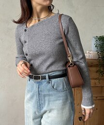 Thevon（ゼボン）の「アシメネックボタンリブニットプルオーバー（ニット/セーター）」