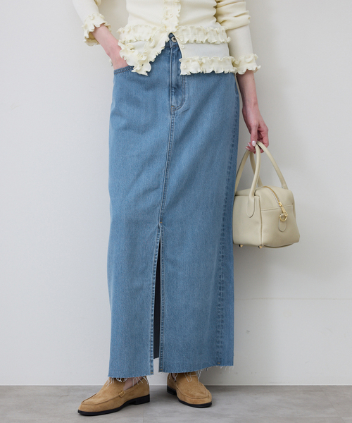 SLOBE IENA（スローブイエナ）の「《WEBのみ4サイズ展開/》LE DENIM スリットフレアデニムスカート（デニムスカート・レディース・ネイビー/ブルー系その他・34/36/38/40）」の2枚目の写真