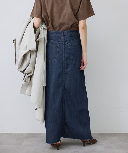 SLOBE IENA（スローブイエナ）の「《WEBのみ4サイズ展開/》LE DENIM スリットフレアデニムスカート（デニムスカート・レディース・ネイビー/ブルー系その他・34/36/38/40）」の6枚目の写真