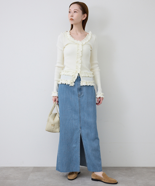 SLOBE IENA（スローブイエナ）の「《WEBのみ4サイズ展開/》LE DENIM スリットフレアデニムスカート（デニムスカート・レディース・ネイビー/ブルー系その他・34/36/38/40）」の16枚目の写真