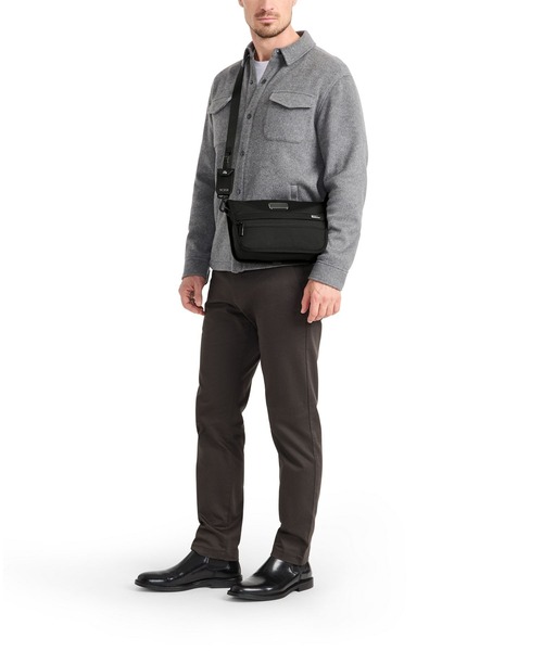 TUMI(トゥミ)の「TUMI ALPHA(アルファ) コンバーチブル・クラッチ・クロスボディ(ショルダーバッグ・メンズ・ブラック・FREE)」の7枚目の写真
