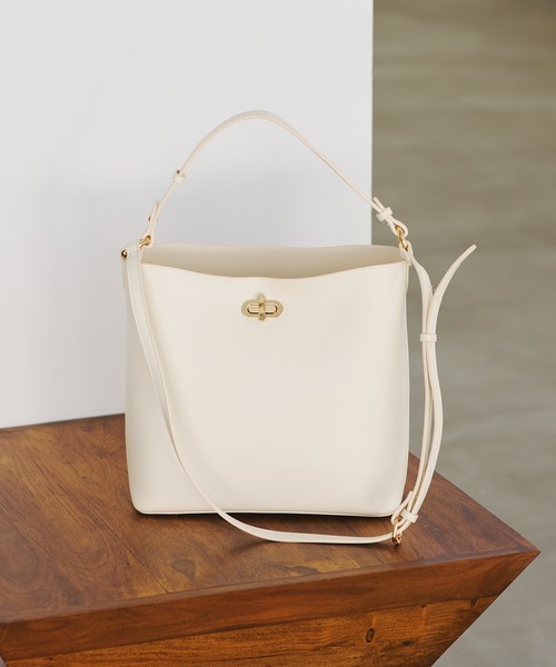 VIS(ビス)の「楕円ひねり3層ショルダーバッグ/2WAY(ショルダーバッグ・レディース・キナリ/ベージュ/ブラック・FREE)」の22枚目の写真