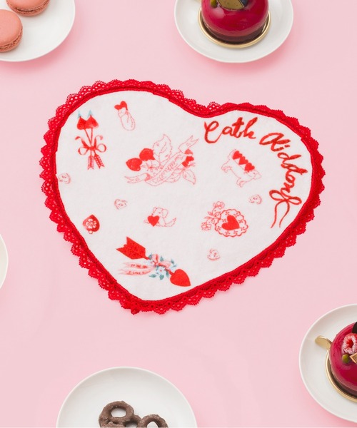 Cath Kidston(キャスキッドソン)の「ハートタオルハンカチ(ハンカチ/ハンドタオル・レディース・レッド・FREE)」の1枚目の写真