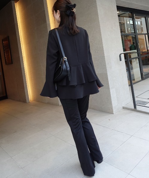 CORNERS（コーナーズ）の「オケージョンペプラムブラウス（シャツ/ブラウス・レディース・ブラック・M）」の9枚目の写真