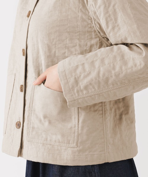 無印良品（ムジルシリョウヒン）の「婦人　カポック混二重ガーゼ　キルトジャケット（その他アウター・レディース・ブラック/ライトベージュ・XL/S）」の4枚目の写真