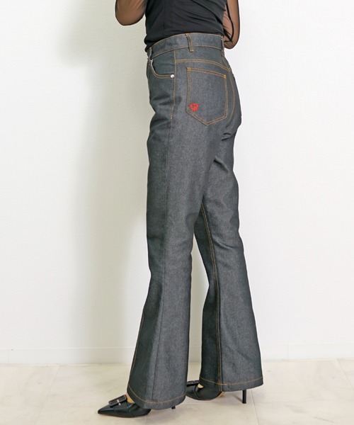 OS.LABANG(オラバン)の「ハート刺繍 美脚センターシーム スリムフレア デニムパンツ(デニムパンツ・レディース・ブラック/インディゴブルー・S/M)」の8枚目の写真