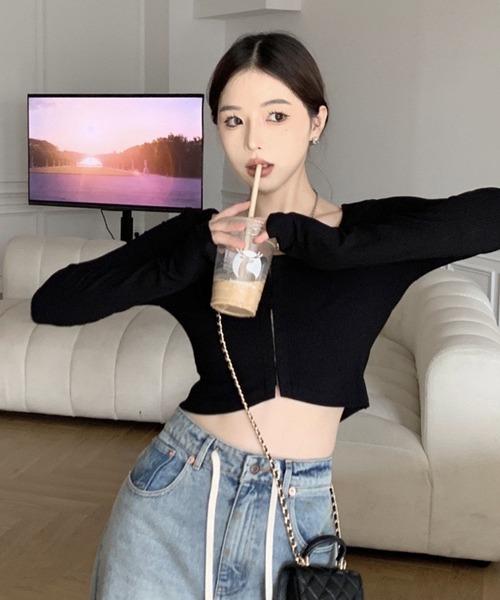 VIBGYOR（ヴィブジョー）の「【EIZZ/アイズ】フロントホック ワイドUネック クロップド ニットトップス ショート丈 長袖（カーディガン/ボレロ・レディース・グレー/ブラック/ホワイト・FREE）」の15枚目の写真