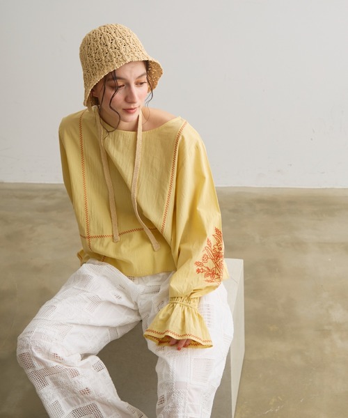 Crisp（クリスプ）の「フラワー刺繍ショートブラウス（シャツ/ブラウス・レディース・イエロー/アイボリー・FREE）」の5枚目の写真