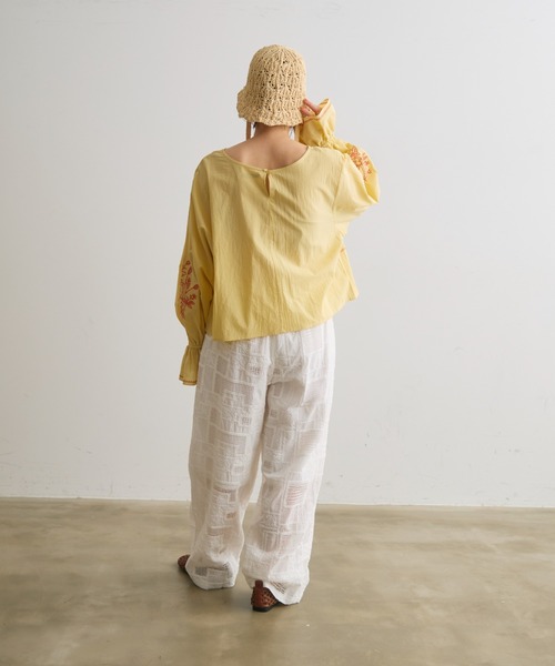 Crisp（クリスプ）の「フラワー刺繍ショートブラウス（シャツ/ブラウス・レディース・イエロー/アイボリー・FREE）」の13枚目の写真