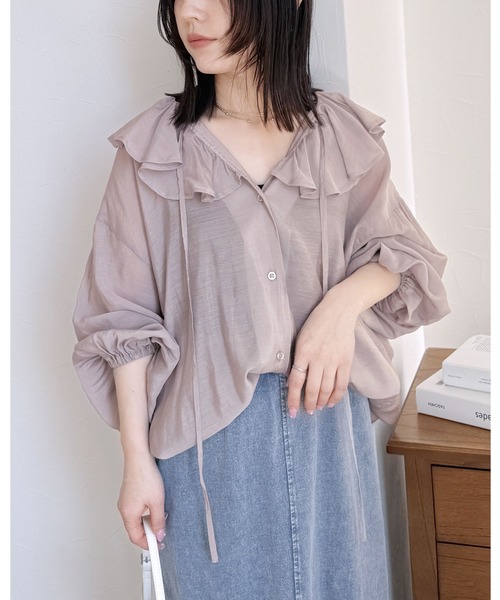 reca(レカ)の「フリルカラーシアーブラウス(シャツ/ブラウス・レディース・グレー/ブラック/ベージュ・M)」の1枚目の写真