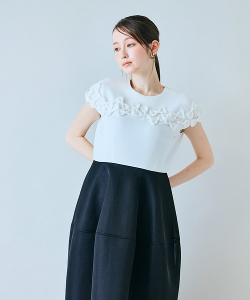 Audie a Muses(オーディアミューズ)の「リボン付き異素材ワンピース(ワンピース・レディース・ブラック/オフホワイト・36/38/40/42)」の12枚目の写真