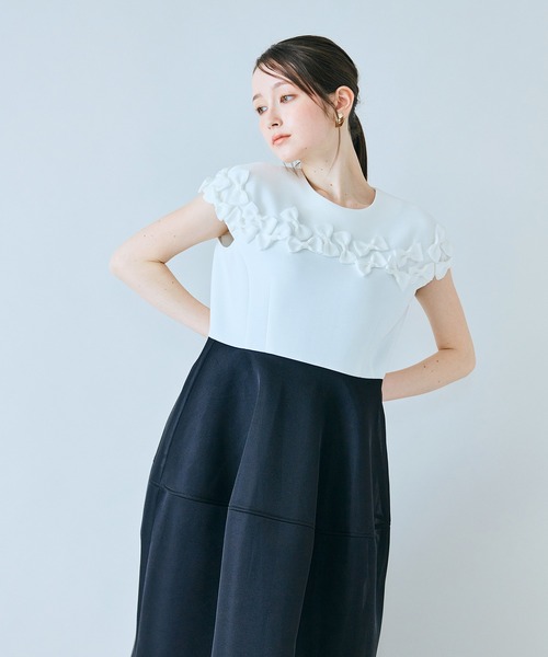 Audie a Muses(オーディアミューズ)の「リボン付き異素材ワンピース(ワンピース・レディース・ブラック/オフホワイト・36/38/40/42)」の13枚目の写真