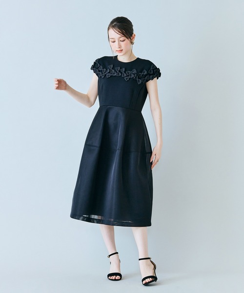 Audie a Muses(オーディアミューズ)の「リボン付き異素材ワンピース(ワンピース・レディース・ブラック/オフホワイト・36/38/40/42)」の17枚目の写真