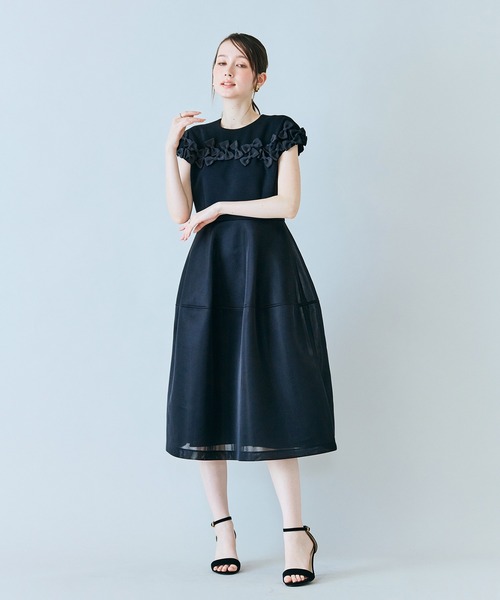 Audie a Muses(オーディアミューズ)の「リボン付き異素材ワンピース(ワンピース・レディース・ブラック/オフホワイト・36/38/40/42)」の18枚目の写真