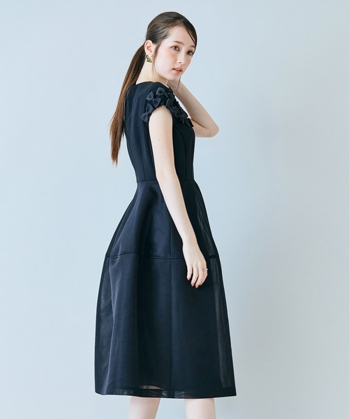 Audie a Muses(オーディアミューズ)の「リボン付き異素材ワンピース(ワンピース・レディース・ブラック/オフホワイト・36/38/40/42)」の21枚目の写真