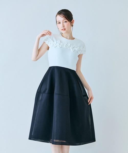 Audie a Muses(オーディアミューズ)の「リボン付き異素材ワンピース(ワンピース・レディース・ブラック/オフホワイト・36/38/40/42)」の6枚目の写真
